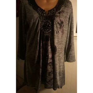 OneWorld Top.XL. Black&Grey metallic. Embroidery Lapel w rhinestones. Pre-owned